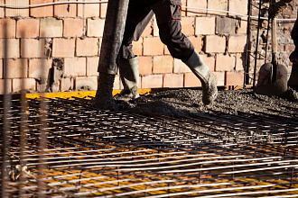 подача бетона бетононасосом