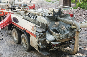 бетононасос с длинной стрелы 28 метров